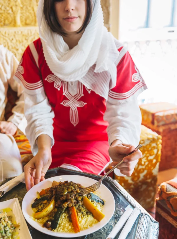 woman-arab-dish-restaurant